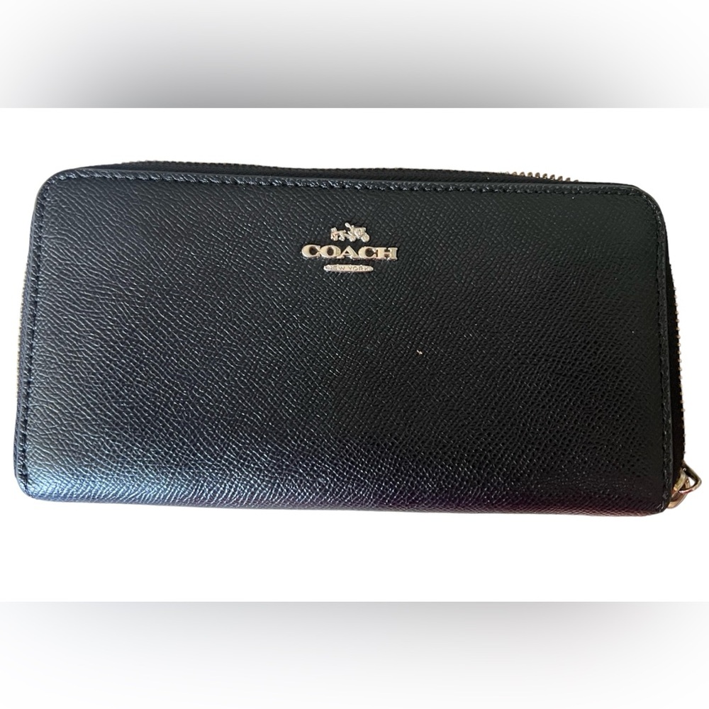 Coach Accordion Wallet in Black – 100% Leather – EUC